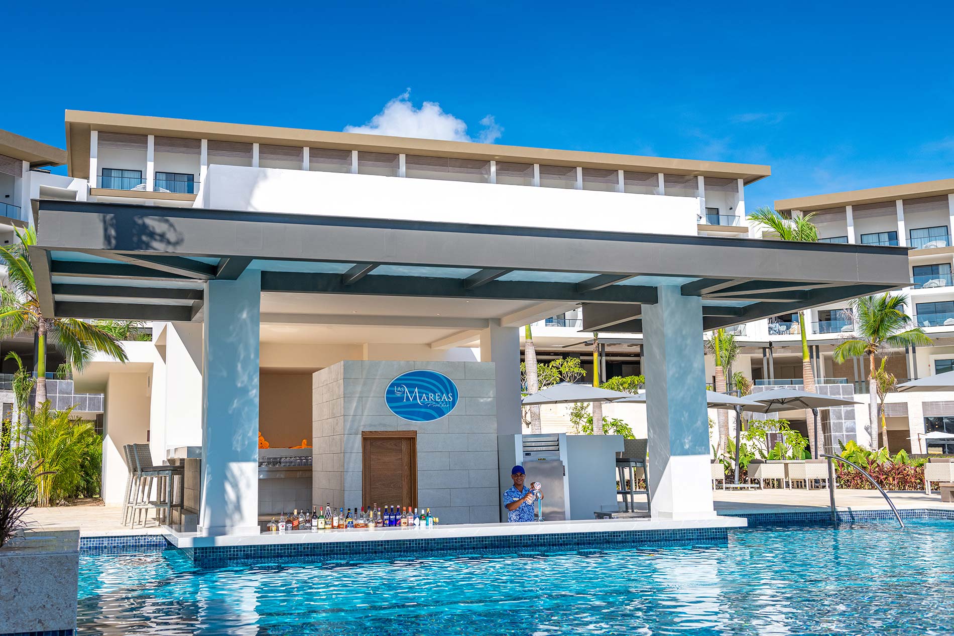Hyatt Zilara Cap Cana Las Mareas pool bar.
