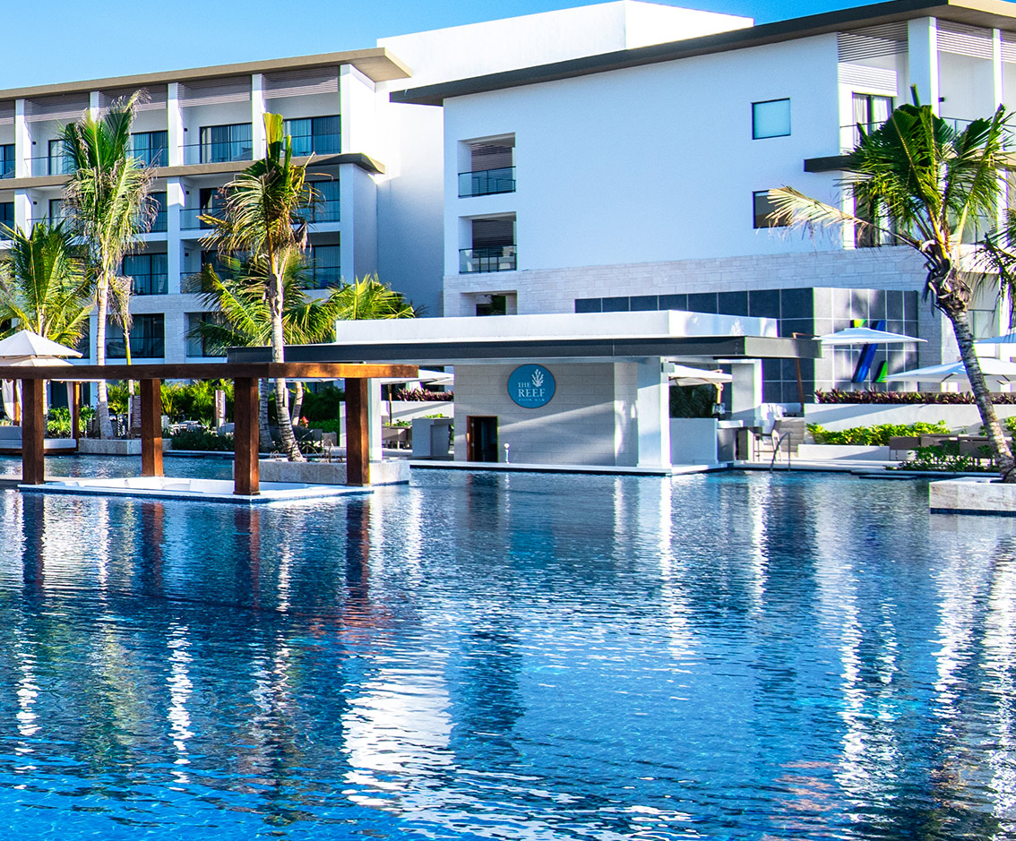 Hyatt Zilara Cap Cana The Reef pool bar.