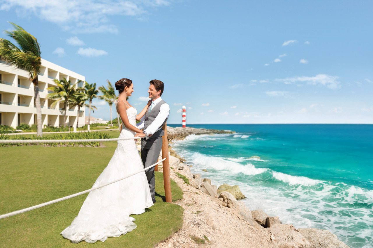 Hyatt Ziva Cancun Wedding Couple Romantic 13