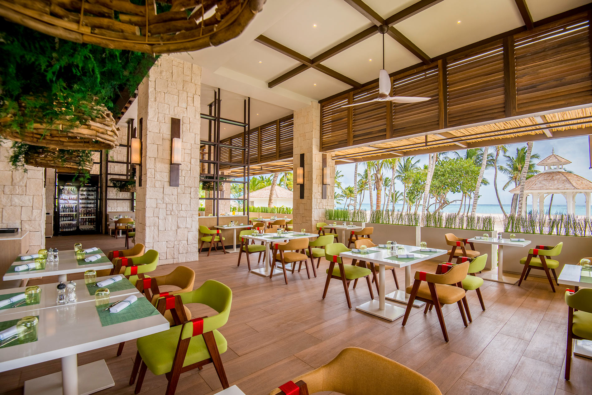 Hyatt Zilara Cap Cana Chinola terraza.