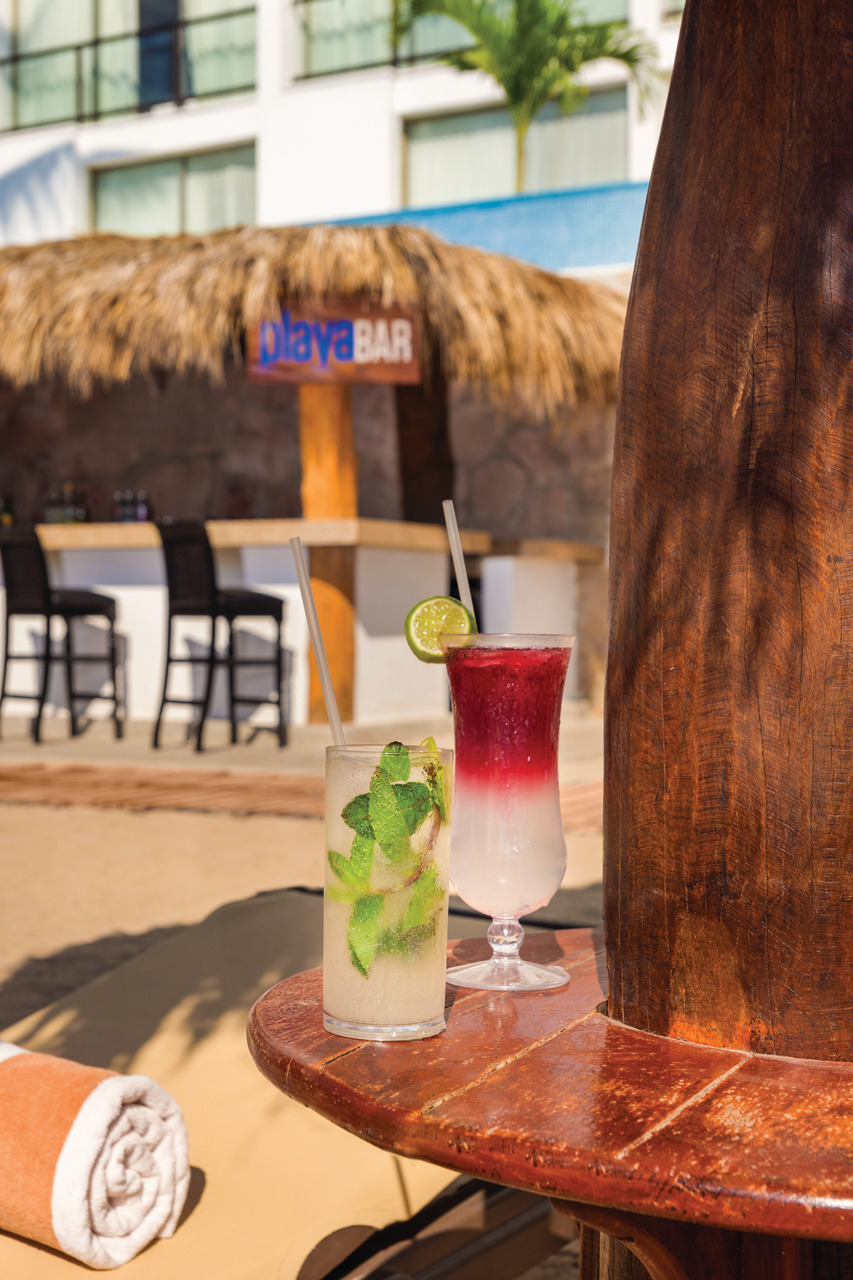 Hyatt Ziva Puerto Vallarta Playa Bar cocktails.