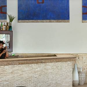 On The Rocks bar service at Dreams La Romana.