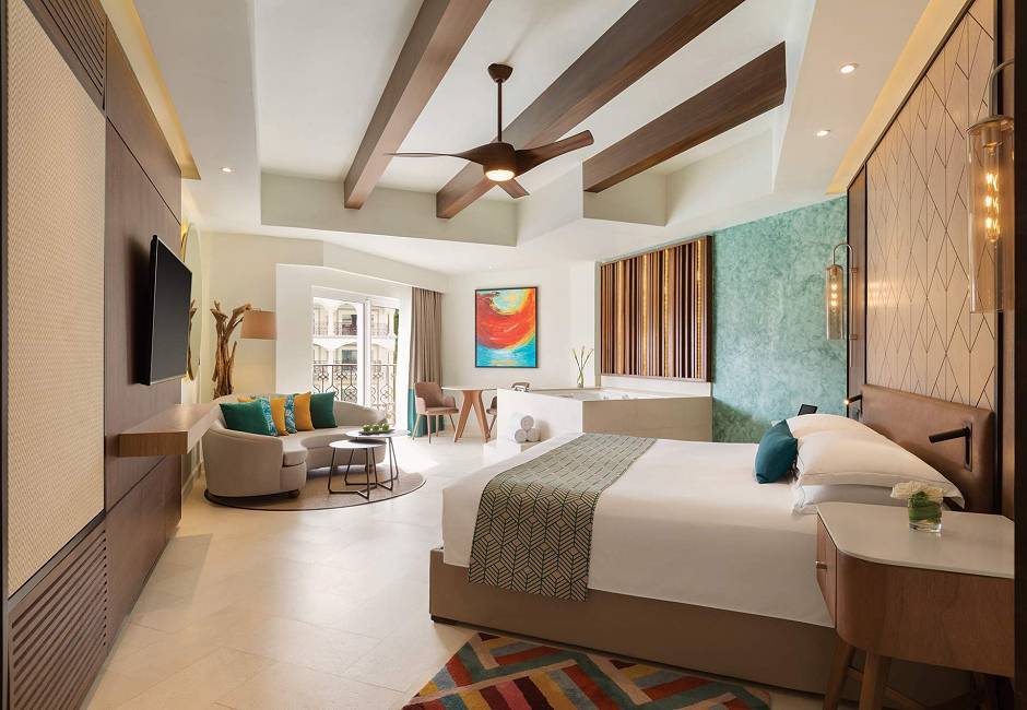 Junior Suite Ocean View King Suite