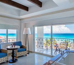 Hyatt Zilara Cancun Ocean Front Luxury Suite King seating area.