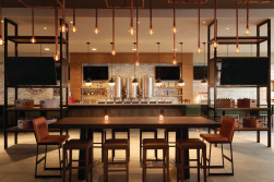 Hyatt Ziva Cancún Tres Cervezas cervecería.