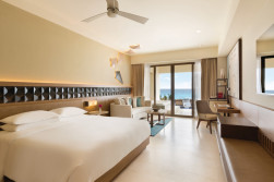 Hyatt Ziva Cancun Turquoize Sky Swim Up Ocean Front Master King Room.