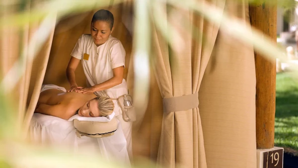 Hyatt Ziva Puerto Vallarta Vitamar Spa masaje.