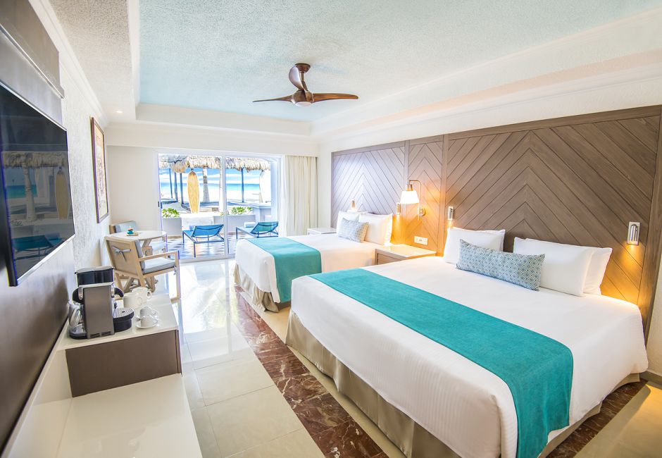 cancun junior suite beachfront walk out